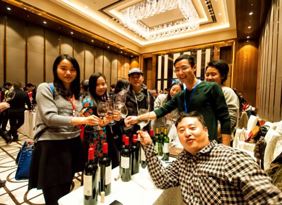 酒香又起 法国圣米利埃永优质产区酒葡萄酒巡展活动在蓉举行