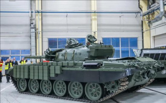 捷克<em>众筹</em>活动“普京的礼物”为乌克兰<em>众筹</em>的T-72EA“复仇者”