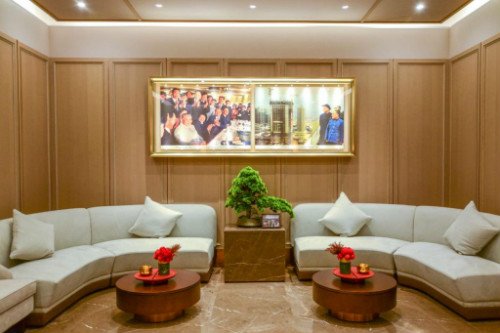 深圳罗湖国贸旋转餐厅全面升级 新增“改革开放展厅”