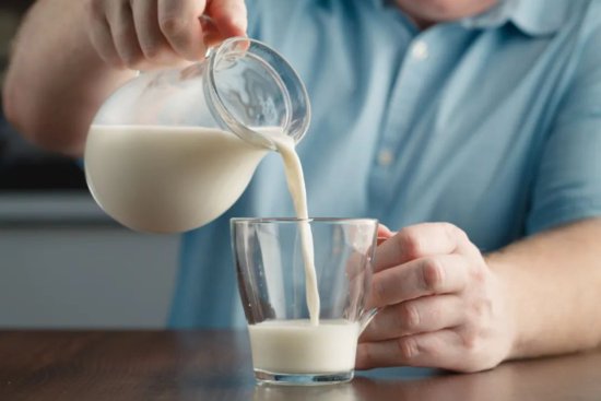 每天喝<em>一杯牛奶</em>，身体会发生什么变化？