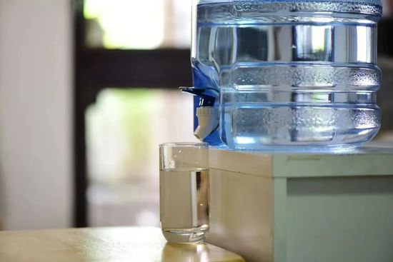 长期烧水喝和经常买<em>桶装</em>水喝，哪种更健康？
