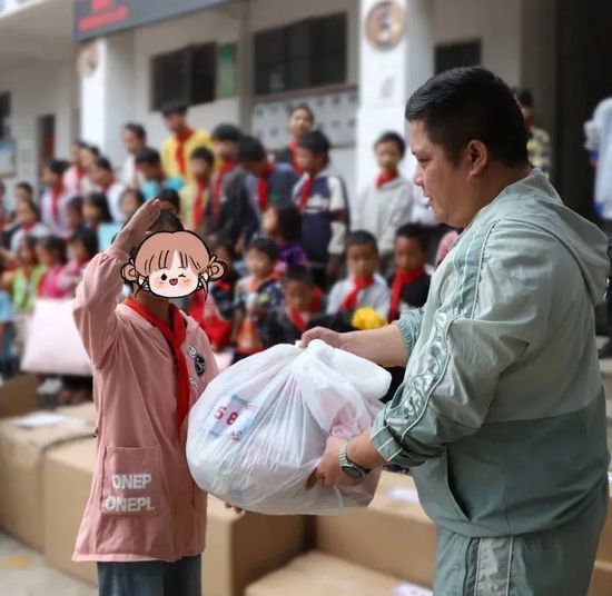 长宁区帮助云南省金平县100位困难儿童实现了“微心愿”！