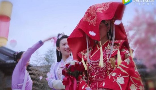 《双世宠妃2》墨连城小檀举行现代婚礼，镜心为伴娘，婚戒闪瞎眼