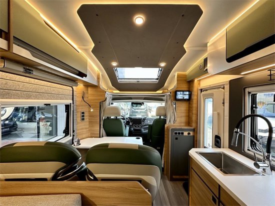 戴德URV首款商务兼具旅居功能的房车