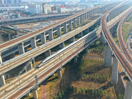 节后客流持续高位运行，郑州铁路增加运力保障返程