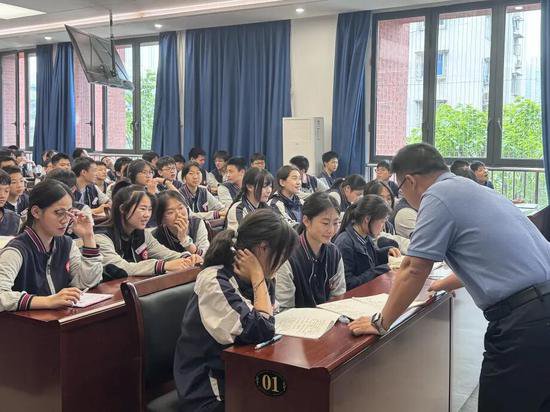 重庆市二〇三中学校：别样备考，赋能成长