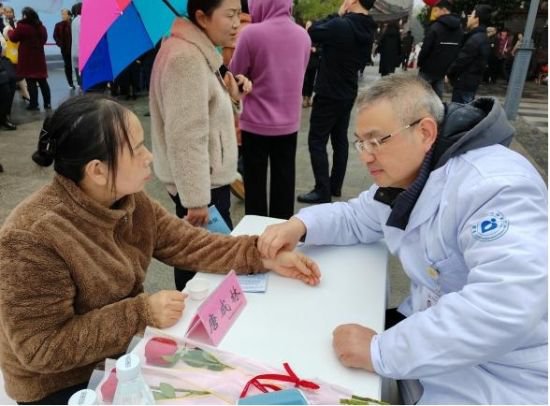 <em>璧山区</em>中医院开展多项活动庆祝“三八”国际劳动妇女节