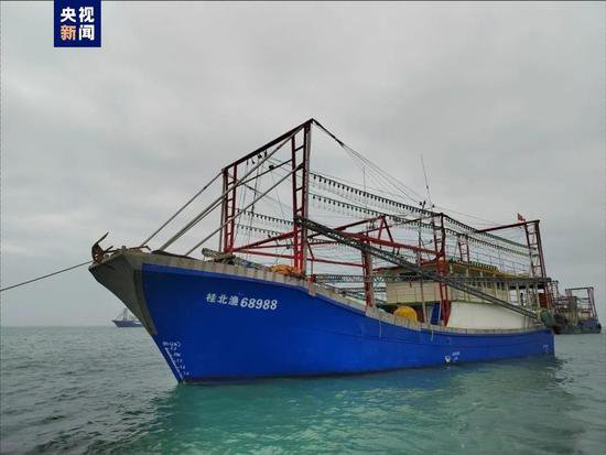 寿命长、材质轻、强度高 广西首艘大型<em>玻璃</em>钢渔船建造检验完成并...