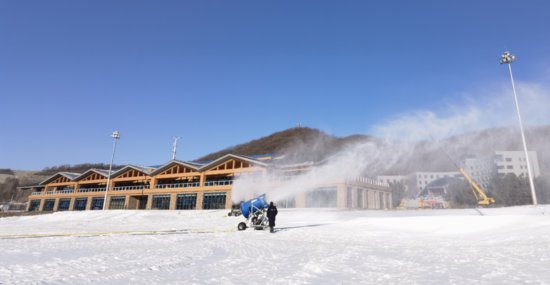 长春莲花山生态旅游度假区汇聚冰雪产业集群