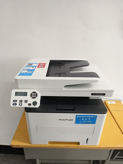 衢州一中学为每个年级组配置<em>打印机</em> 家长不用跑学校送资料