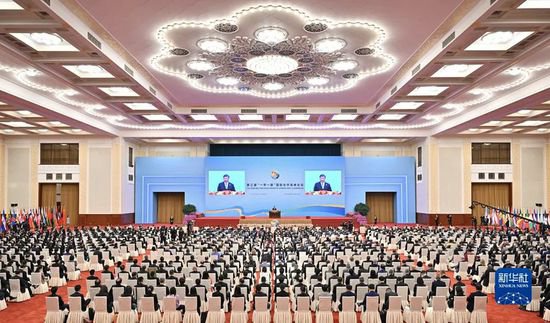 习近平出席第三届“一带一路”国际合作高峰论坛开幕式并发表...