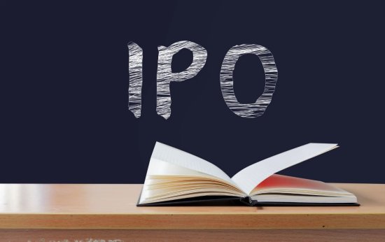 <em>老铺黄金</em>IPO遭监管层52问 复杂历史沿革及供应商关系引关注