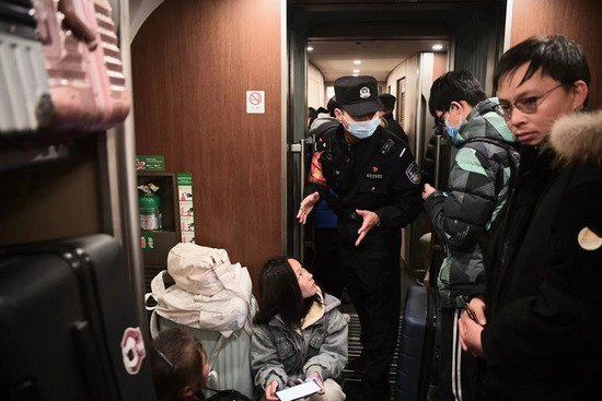 春运以来 深圳铁路警方查处4名在高铁动车组列车上吸烟的旅客