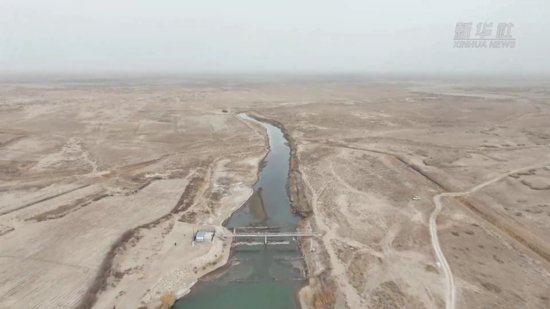 新疆抓住植物萌发期向塔里木河下游生态输水