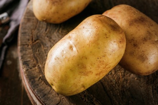 日本最大薯片制造商闹“<em>土豆</em>荒”，已3次提高相关零食价格