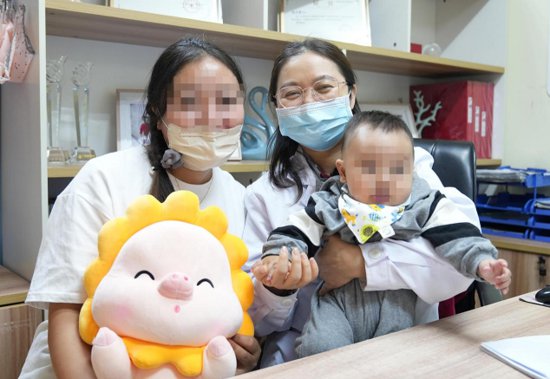 38岁的她十一年不孕，外院治疗失败，来到南粤看诊调理多囊问题...