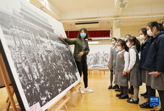 “让孩子们看到一本立体的中国近代史”——《国家相册》展览...