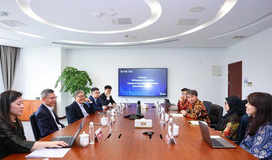 印尼大学<em>商学院</em>到访高金 共同举办"领航蓝海，扬帆印尼"交流峰会