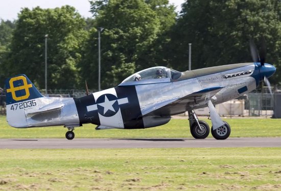 P-51战斗机，在<em>二战</em>对德作战中大放异彩，开创传奇之旅！