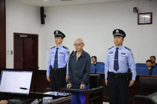 被控受贿2442万余元，贵州省住建厅原厅长张鹏受审