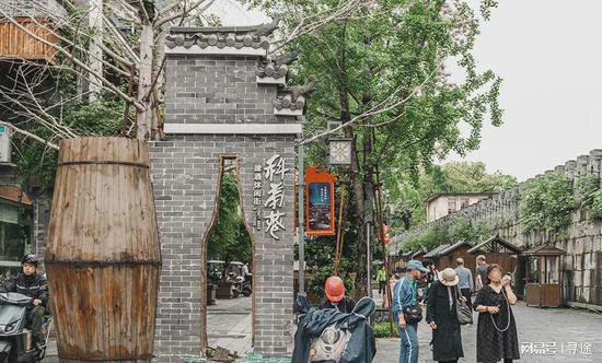 桂林市中心的清冷巷子，居然藏着一家20年老牌烧烤！
