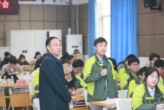 渝北区高三<em>语文</em>二轮复习教学研讨会在重庆市两江中学校举行