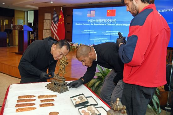 美国纽约曼哈顿区检察官<em>办公室</em>向中国返还38件文物艺术品