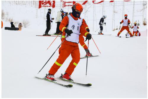 新疆森林消防总队第一期国家职业资格(滑雪)社会体育指导员培训...