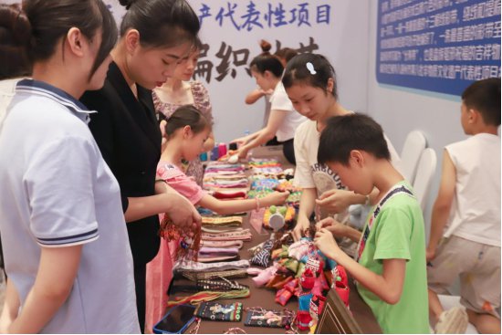 2023“美在万物生”儿童画公益巡展在浙江<em>湖州</em>举办