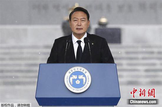 韩媒：韩国总统尹锡悦就夫人收受名牌包道歉