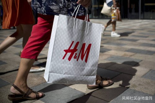 绿媒《自由时报》称北京市民排队买H&M，配图露马脚，烦劳以后...
