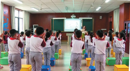 <em>屯昌</em>引进"AI视频老师"辅助教学 涵盖16门特色课程