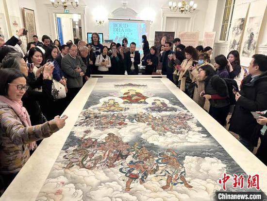 夏荆山绘画作品展在巴黎16区区政府揭幕