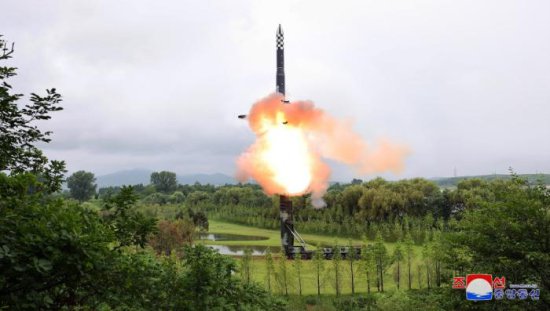 朝鲜试射新型洲际弹道导弹 金正恩现场指导<em>表示满意</em>
