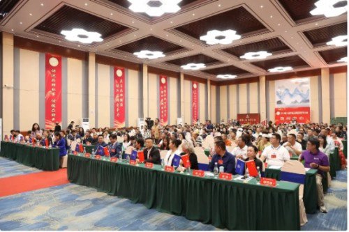 <em>第八届</em>中国品牌管理科学大会在昆明召开