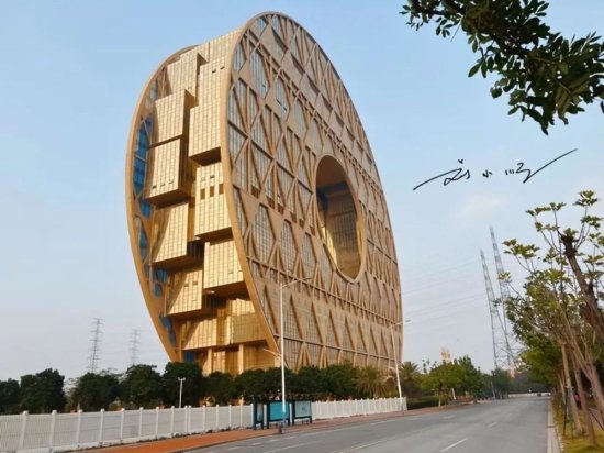 广州这个地标建筑，外形奇特引争议，还有人把它评为“中国<em>最丑</em>...
