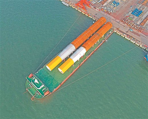 广西海上风电单桩生产项目发运首批产品