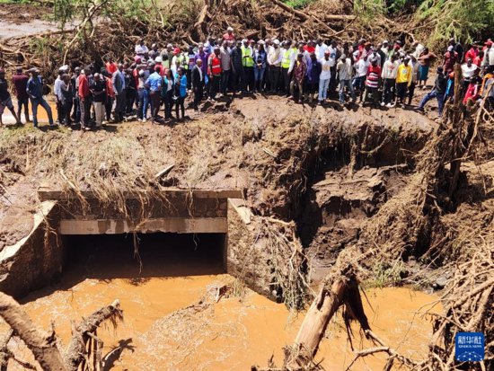 肯尼亚一大坝决堤致40余人死亡