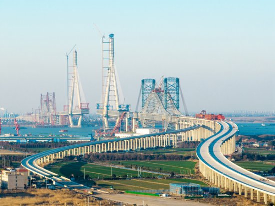 江苏常泰长江大桥预计6月全桥合龙