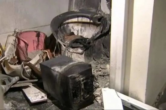 “砰”！杭州一住户家中厕所起火，马桶都炸了，又是它造成的！...