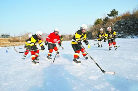 冬奥会举办地延庆，仅有38名学生的山村小学成立冰<em>球队</em>