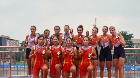 中国队获<em>成都</em>大运会赛艇项目女子八人单桨有舵手金牌