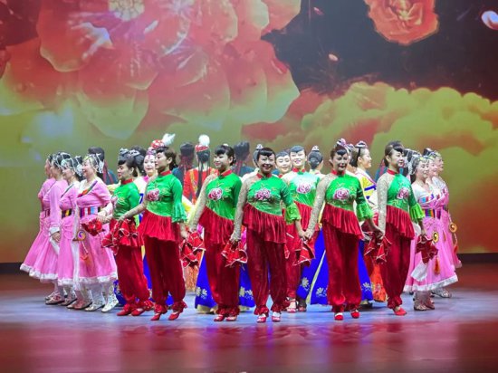 延吉市上元节惠民演出精彩纷呈 为市民送上文化大餐