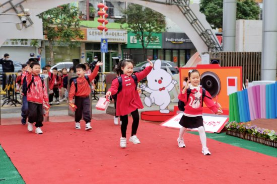 广东：鼓励支持幼儿园开设托班，招收2至3岁幼儿