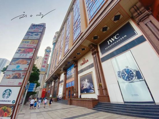 上海南京路上的“百年老<em>商场</em>”，曾经是游乐场，如今已成著名...