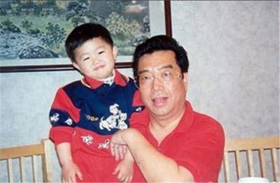 李双江的长子李贺：没有父亲罩着，活得更洒脱更优秀