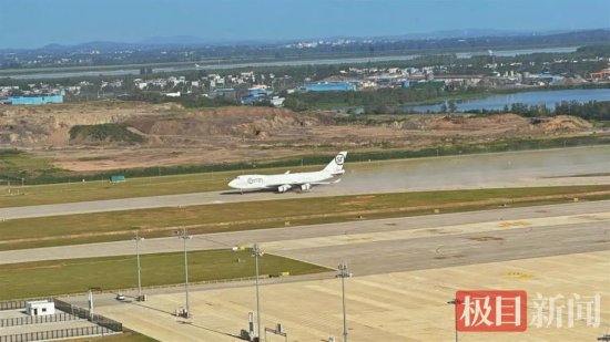 花湖机场开启“双跑道运行”模式，堪称民航建设史上的奇迹