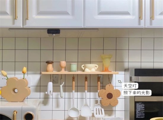 姑娘改造5㎡小厨房 用最<em>简单</em>的方法呈现最温馨的效果