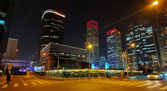 艺术与环保相融合 北京CBD打造绿色“艺术长廊”
