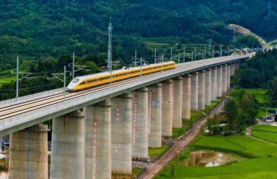 一条高铁连接湖南三大“穷市”，三个城市靠旅游<em>能发展起来吗</em>？